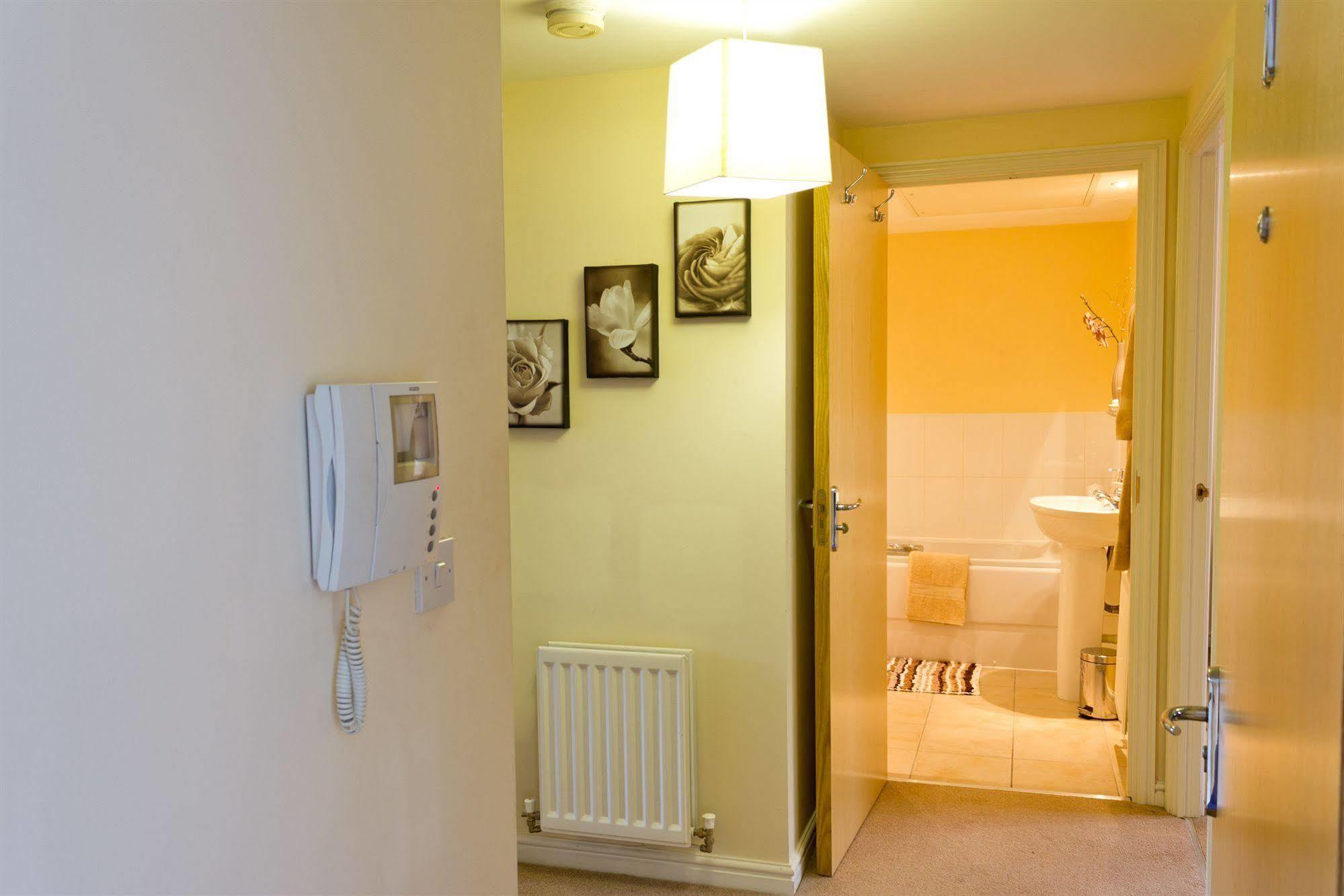 The Lindley Suite - Simple2Let Serviced Apartments Huddersfield Extérieur photo