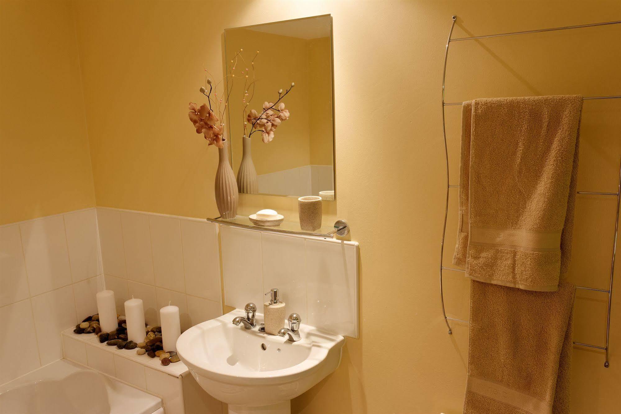 The Lindley Suite - Simple2Let Serviced Apartments Huddersfield Extérieur photo