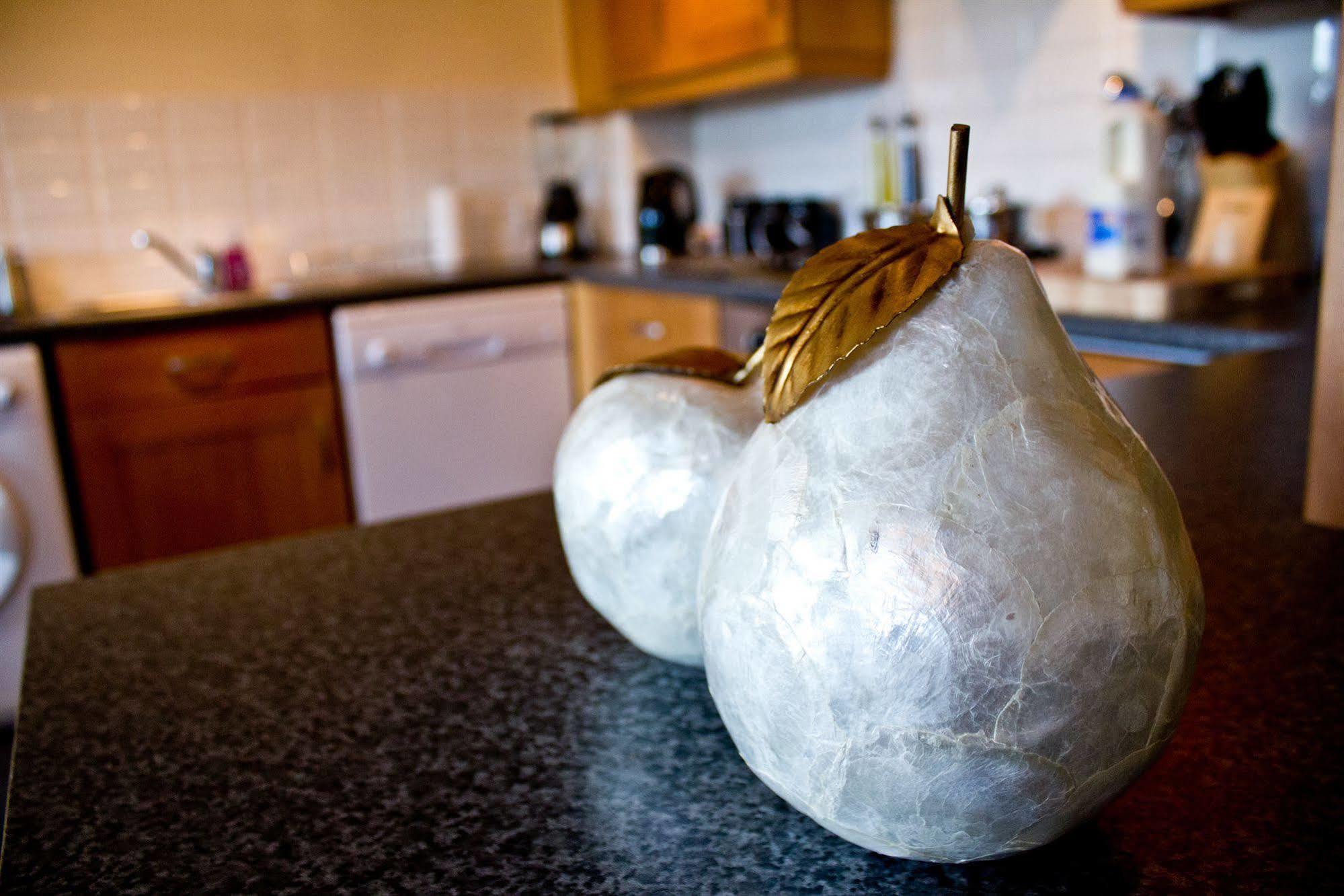 The Lindley Suite - Simple2Let Serviced Apartments Huddersfield Extérieur photo
