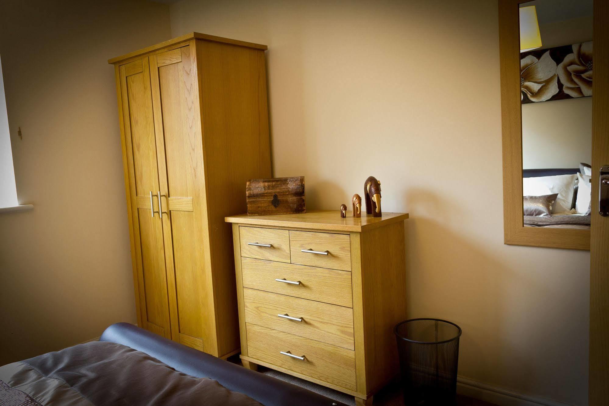 The Lindley Suite - Simple2Let Serviced Apartments Huddersfield Extérieur photo